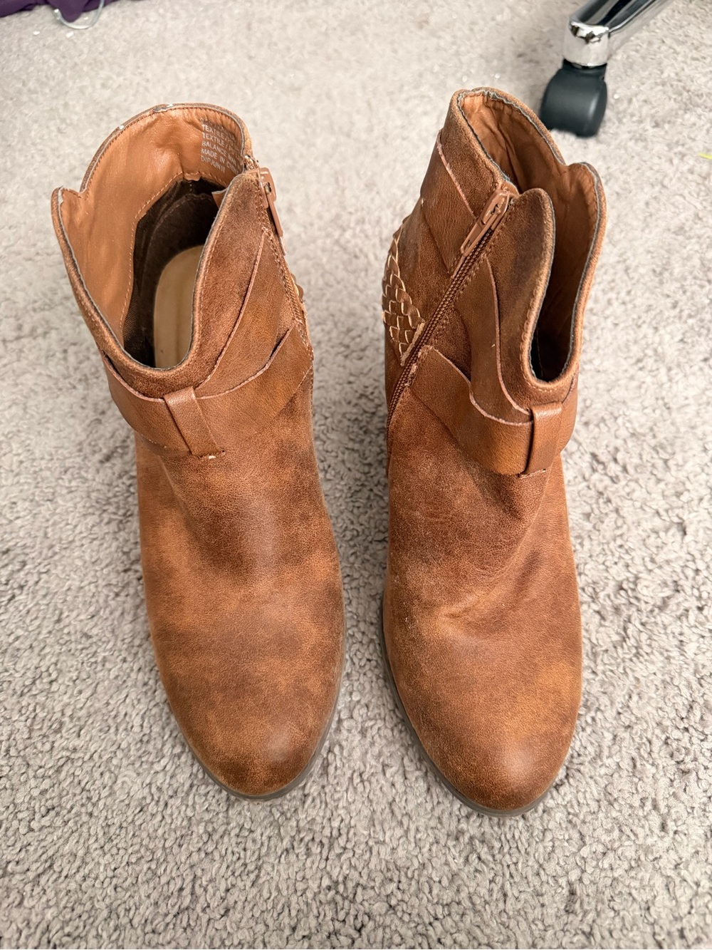 Women's Tan Suede Ankle Boots - Stylish Western-Inspired Booties